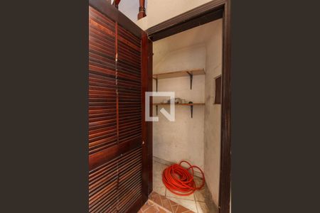 Casa para alugar com 180m², 2 quartos e 3 vagas Casa para alugar com 180m², 2 quartos e 3 vagasGaragem