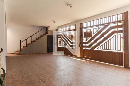 Casa para alugar com 180m², 2 quartos e 3 vagas Casa para alugar com 180m², 2 quartos e 3 vagasGaragem