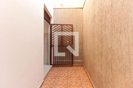 Casa para alugar com 180m², 2 quartos e 3 vagas Casa para alugar com 180m², 2 quartos e 3 vagasCorredor Externo