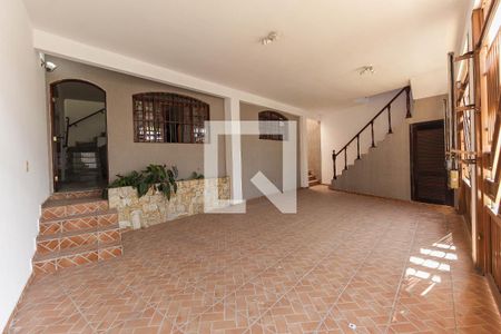 Casa para alugar com 180m², 2 quartos e 3 vagas Casa para alugar com 180m², 2 quartos e 3 vagasGaragem