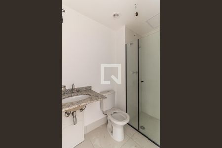 Banheiro de kitnet/studio para alugar com 1 quarto, 22m² em República, São Paulo