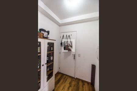 Entrada de apartamento à venda com 3 quartos, 74m² em Jardim Tupanci, Barueri