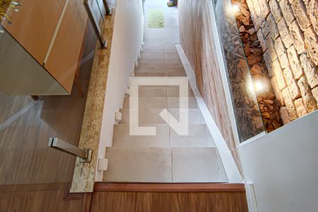 Apartamento à venda com 244m², 3 quartos e 1 vagaescada