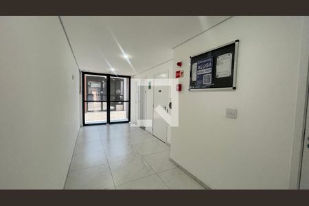 Apartamento para alugar com 50m², 2 quartos e 1 vaga Apartamento para alugar com 50m², 2 quartos e 1 vagaHall de Entrada + Placa