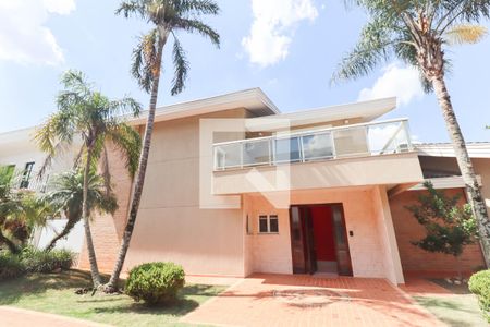 Casa de condomínio à venda com 1029m², 3 quartos e 4 vagasFachada