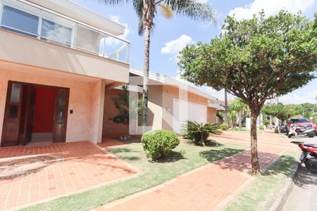 Casa de condomínio à venda com 1029m², 3 quartos e 4 vagasFachada