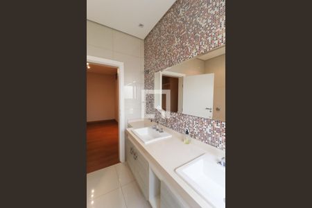 Casa de condomínio à venda com 1029m², 3 quartos e 4 vagasSuíte