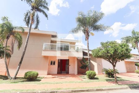 Casa de condomínio à venda com 1029m², 3 quartos e 4 vagasFachada