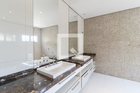 Casa de condomínio à venda com 1029m², 3 quartos e 4 vagasSuíte