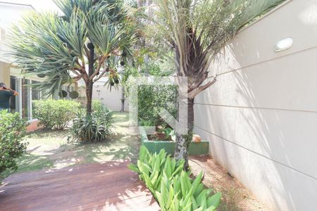 Casa de condomínio à venda com 1029m², 3 quartos e 4 vagasQuintal