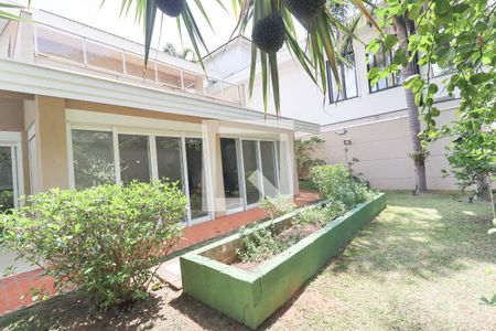 Casa de condomínio à venda com 1029m², 3 quartos e 4 vagasQuintal