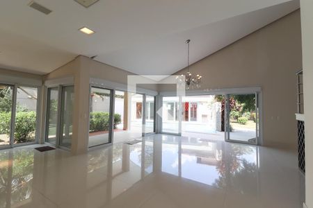 Casa de condomínio à venda com 1029m², 3 quartos e 4 vagasSala