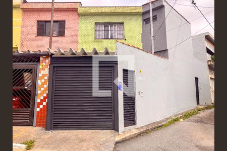 Casa para alugar com 300m², 3 quartos e 1 vaga Casa para alugar com 300m², 3 quartos e 1 vagaFachada