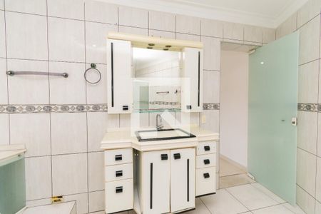 Casa para alugar com 300m², 3 quartos e 1 vaga Casa para alugar com 300m², 3 quartos e 1 vagaBanheiro da Suíte