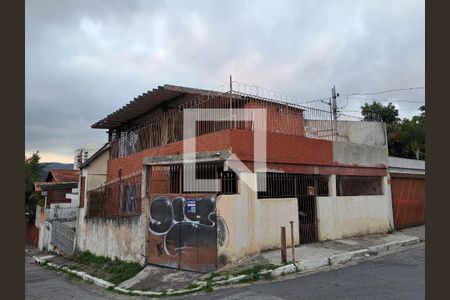 Casa à venda com 150m², 2 quartos e 1 vaga Casa à venda com 150m², 2 quartos e 1 vagaFachada