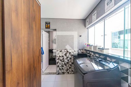 Apartamento à venda com 168m², 3 quartos e 1 vagaÁrea de Serviço