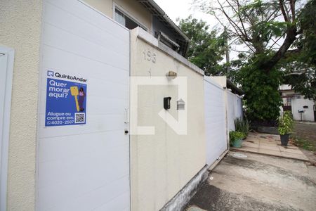 Casa de condomínio à venda com 107m², 3 quartos e 1 vagaFachada com Placa Quinto Andar