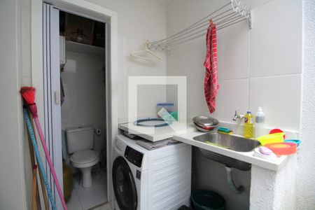 Casa de condomínio à venda com 107m², 3 quartos e 1 vagaÁrea de Serviço