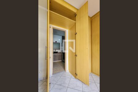 Casa de condomínio à venda com 181m², 3 quartos e 2 vagasSuíte 2