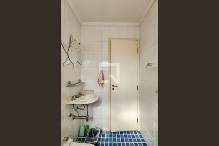 Casa de condomínio à venda com 181m², 3 quartos e 2 vagasBanheiro Social