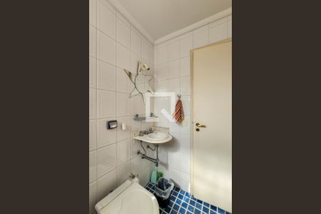 Casa de condomínio à venda com 181m², 3 quartos e 2 vagasBanheiro Social