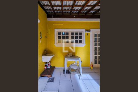 Casa de condomínio à venda com 181m², 3 quartos e 2 vagasÁrea de Serviço