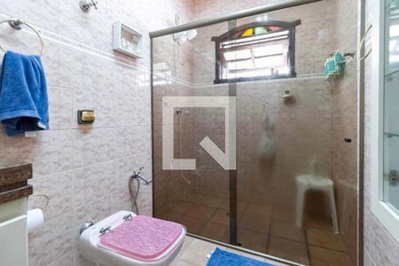 Casa à venda com 400m², 4 quartos e 4 vagasBanheiro da suíte