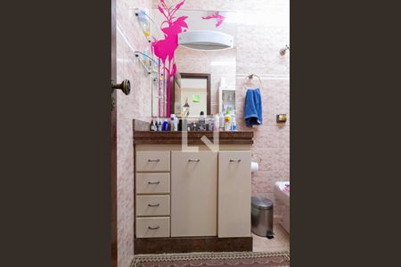 Casa à venda com 400m², 4 quartos e 4 vagasBanheiro da suíte