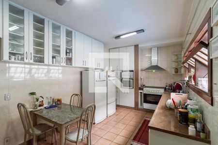 Casa à venda com 400m², 4 quartos e 4 vagasCozinha