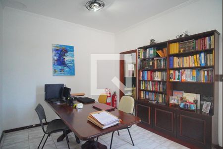 Casa à venda com 580m², 3 quartos e 2 vagasEscritório 1