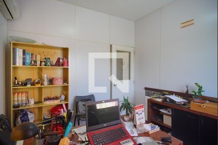 Casa à venda com 580m², 3 quartos e 2 vagasEscritório 4