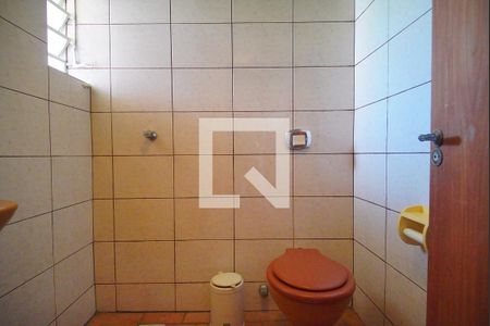 Casa à venda com 580m², 3 quartos e 2 vagasBanheiro 4