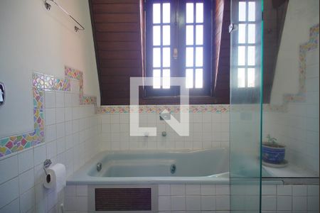 Casa à venda com 580m², 3 quartos e 2 vagasBanheiro 2