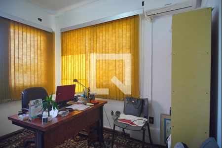 Casa à venda com 580m², 3 quartos e 2 vagasEscritório 4