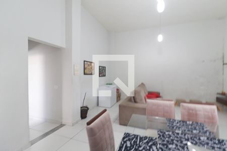Casa à venda com 95m², 3 quartos e 3 vagasCasa 2