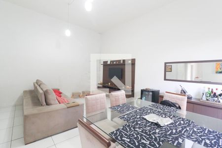 Casa à venda com 95m², 3 quartos e 3 vagasCasa 2