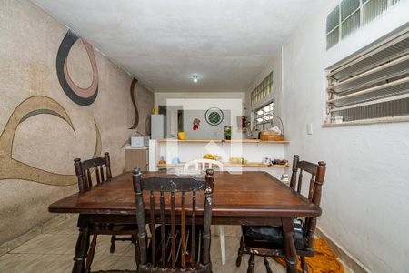 Casa à venda com 128m², 3 quartos e 2 vagas Casa à venda com 128m², 3 quartos e 2 vagasCopa