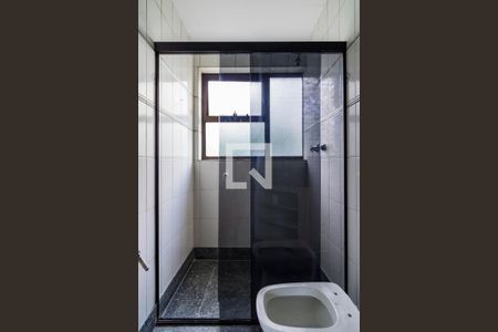 Apartamento à venda com 213m², 3 quartos e 3 vagasBanheiro do Quarto 2