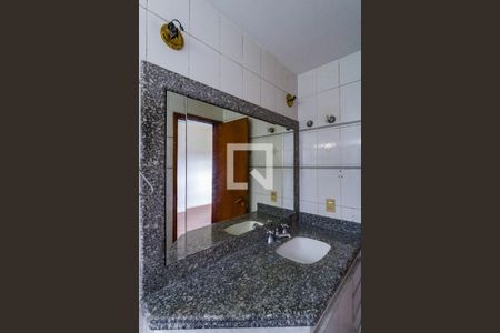 Apartamento à venda com 213m², 3 quartos e 3 vagasBanheiro do Quarto 2