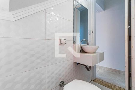 Casa à venda com 130m², 3 quartos e 2 vagas Casa à venda com 130m², 3 quartos e 2 vagasLavabo