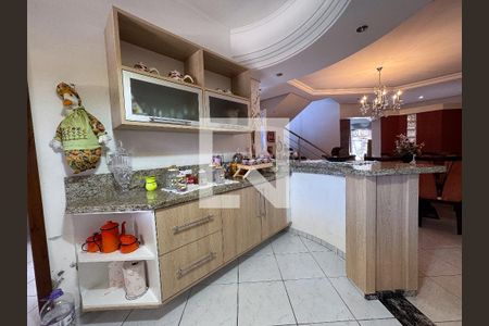 Casa à venda com 370m², 5 quartos e 3 vagasCozinha