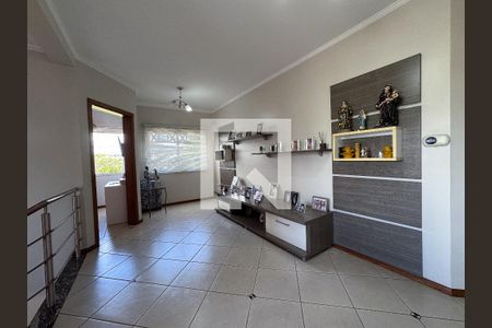 Casa à venda com 370m², 5 quartos e 3 vagasSala