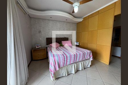 Casa à venda com 370m², 5 quartos e 3 vagasQuarto 1