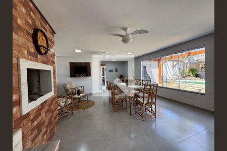 Casa à venda com 370m², 5 quartos e 3 vagasÁrea de lazer