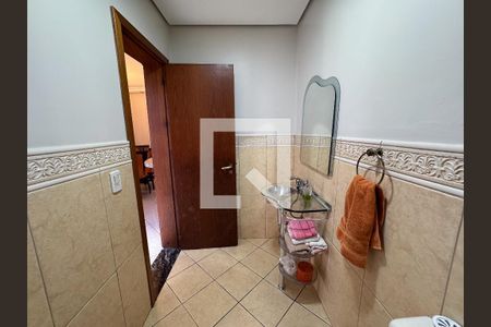 Casa à venda com 370m², 5 quartos e 3 vagasBanheiro Social 2