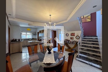 Casa à venda com 370m², 5 quartos e 3 vagasCozinha