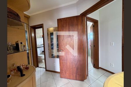 Casa à venda com 370m², 5 quartos e 3 vagasQuarto 1