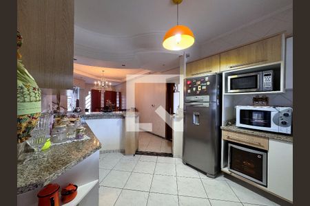 Casa à venda com 370m², 5 quartos e 3 vagasCozinha