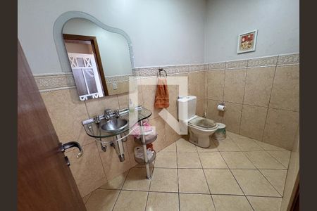 Casa à venda com 370m², 5 quartos e 3 vagasBanheiro Social 2