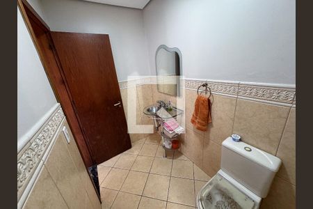 Casa à venda com 370m², 5 quartos e 3 vagasBanheiro Social 2